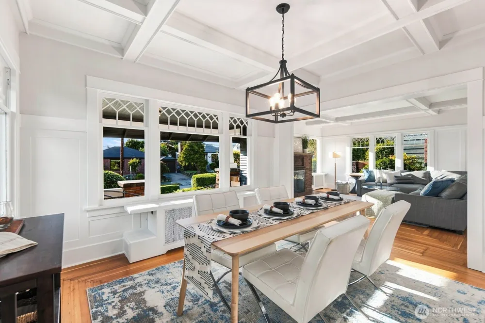 7706 32nd Avenue NW Seattle, WA 98117