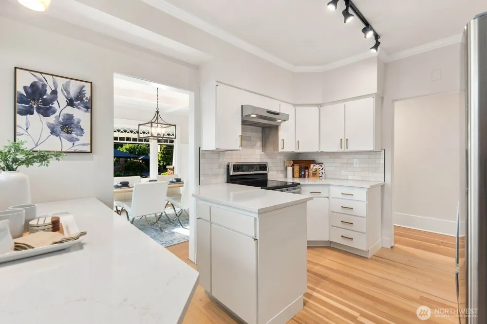 7706 32nd Avenue NW Seattle, WA 98117
