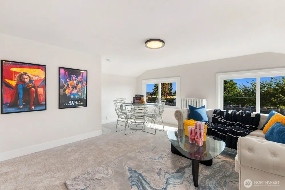 7706 32nd Avenue NW Seattle, WA 98117