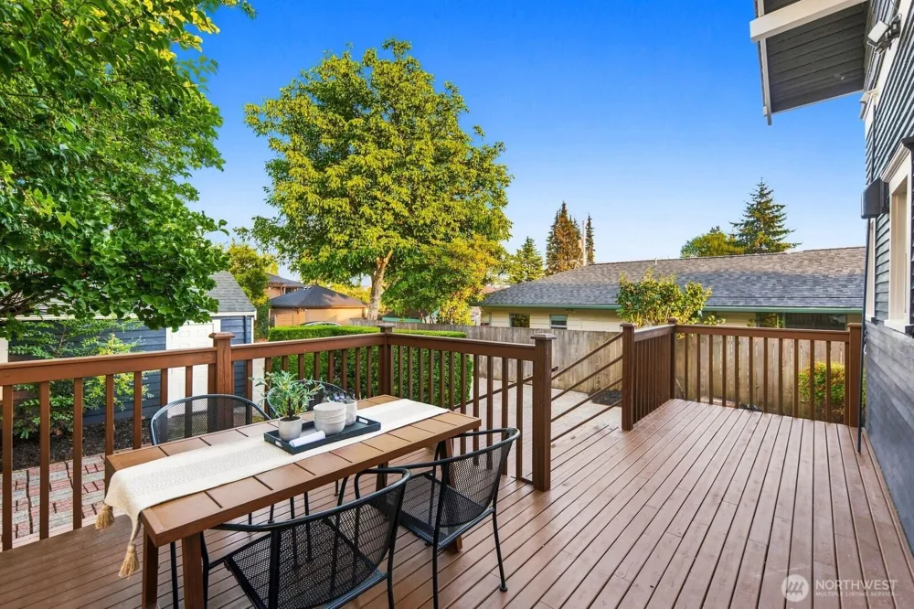 7706 32nd Avenue NW Seattle, WA 98117