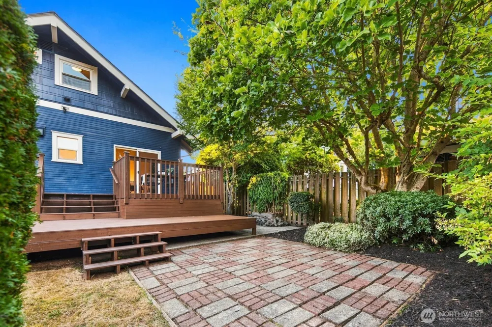 7706 32nd Avenue NW Seattle, WA 98117