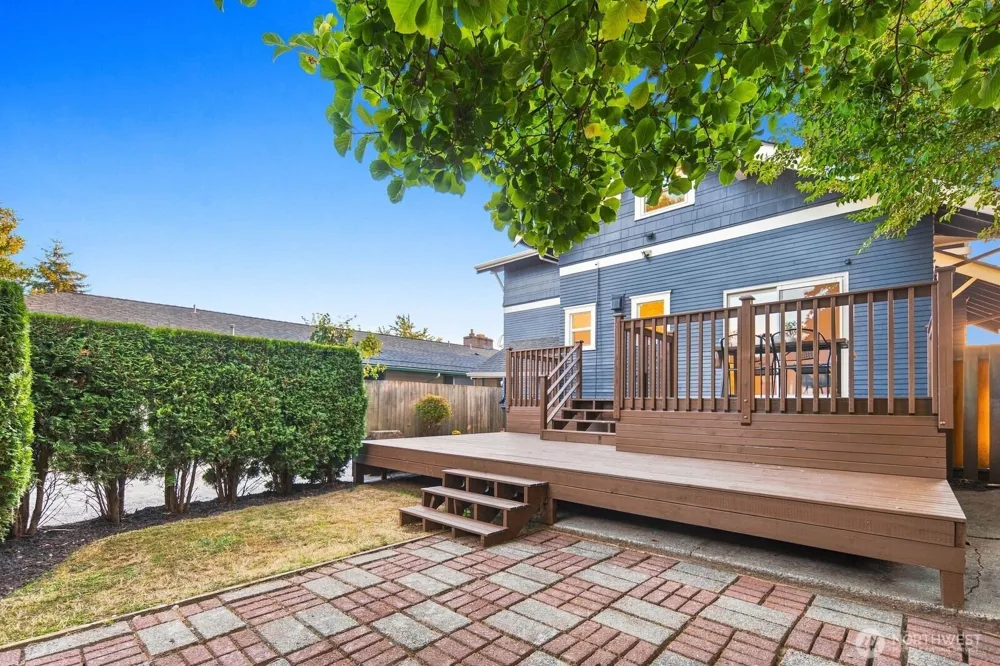 7706 32nd Avenue NW Seattle, WA 98117