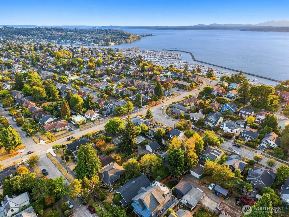 7706 32nd Avenue NW Seattle, WA 98117
