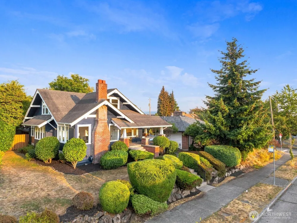 7706 32nd Avenue NW Seattle, WA 98117