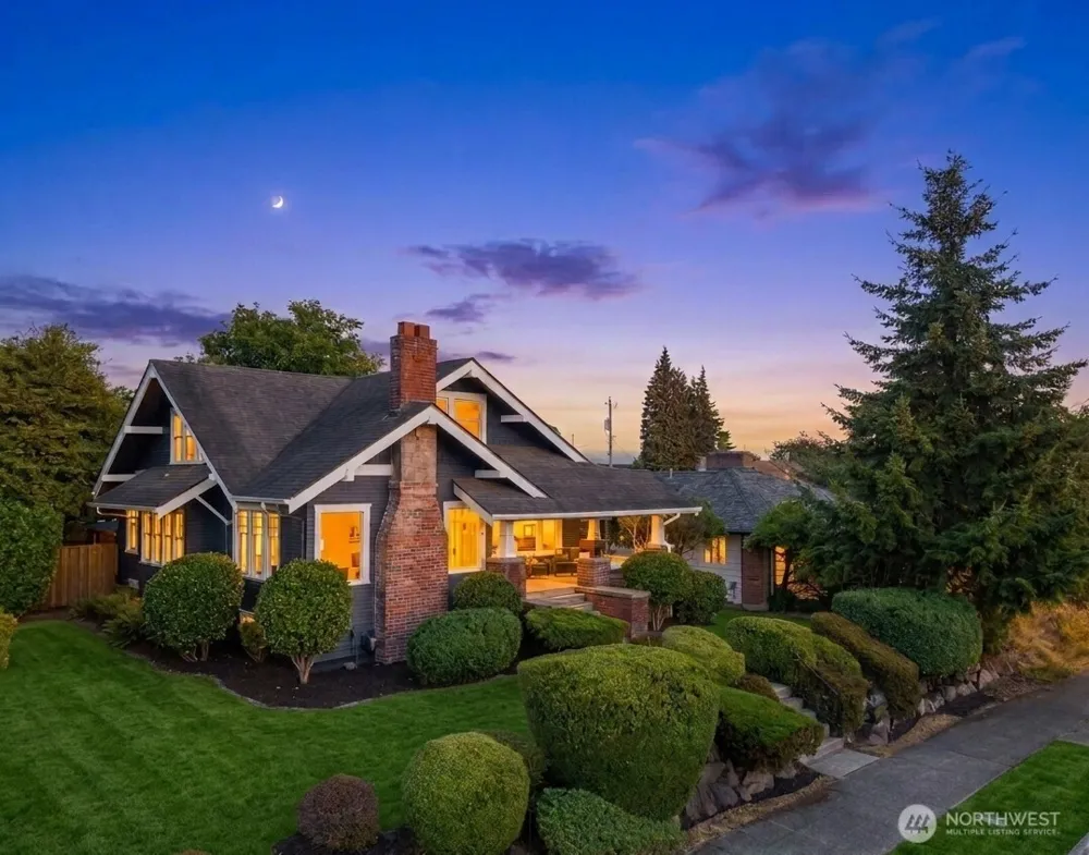 7706 32nd Avenue NW Seattle, WA 98117