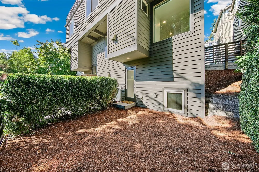 1512 Taylor Avenue #C Seattle, WA 98109