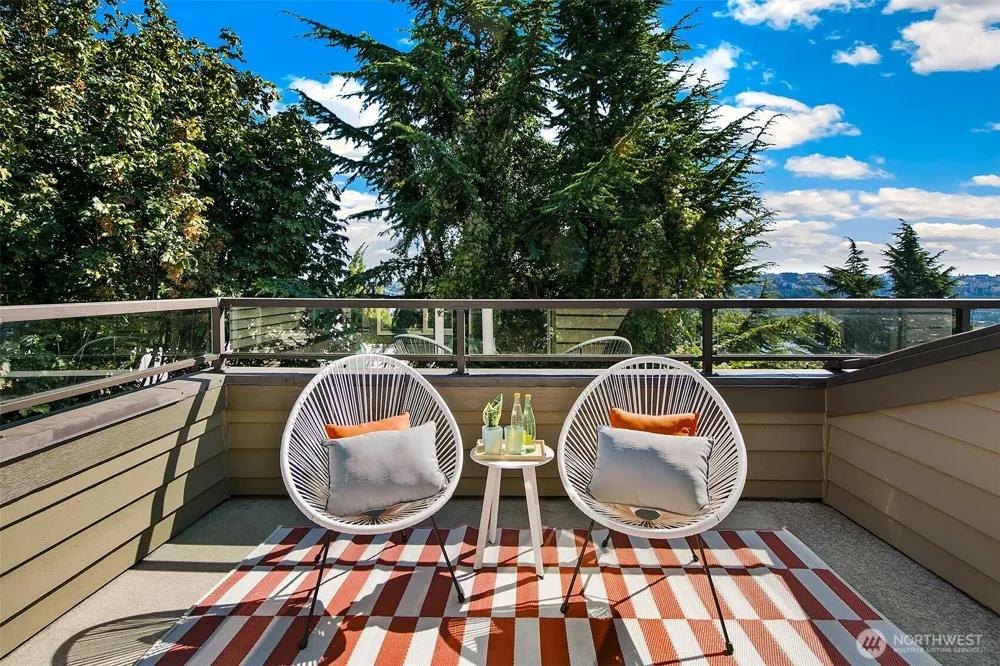 1512 Taylor Avenue #C Seattle, WA 98109