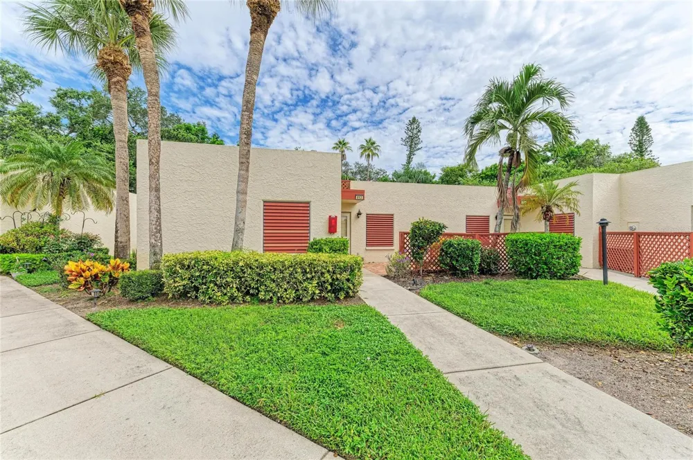 813 SPRING LAKES BOULEVARD Bradenton, FL 34210