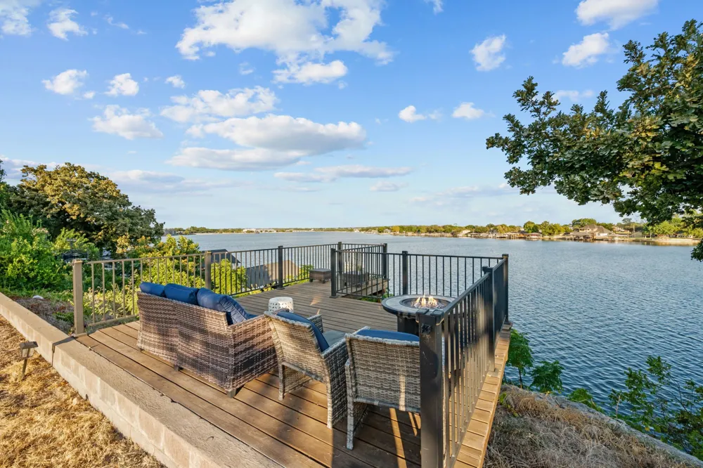 400 W Atchley Drive Granbury, TX 76048