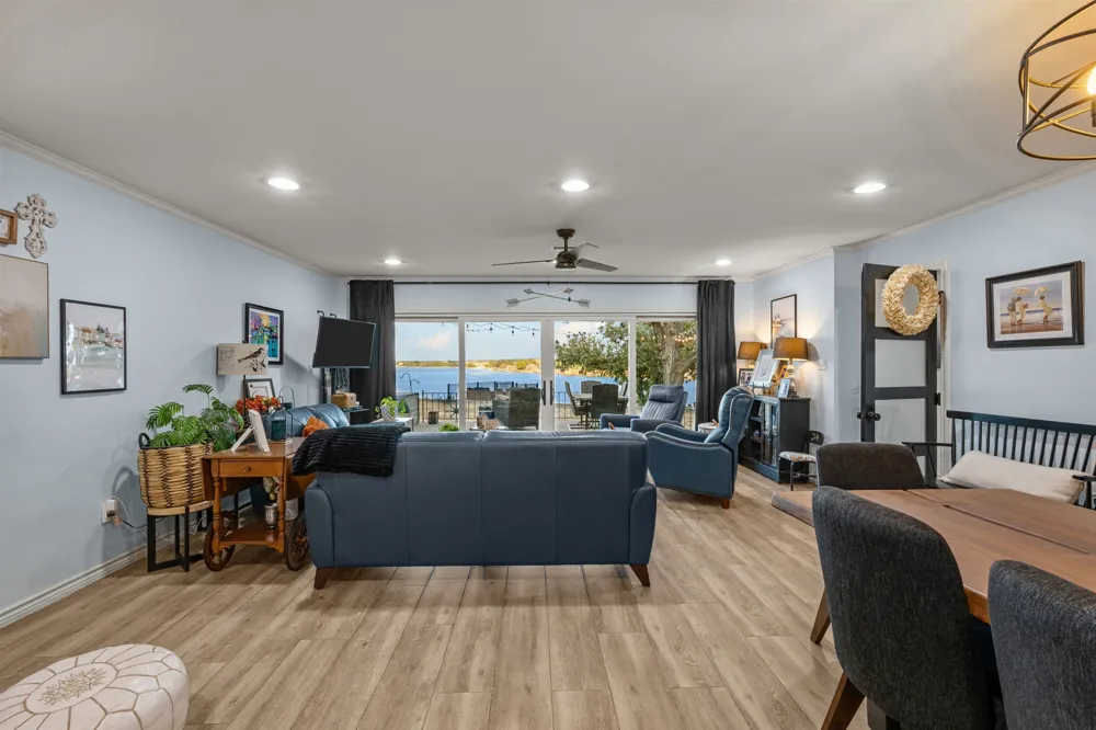 400 W Atchley Drive Granbury, TX 76048
