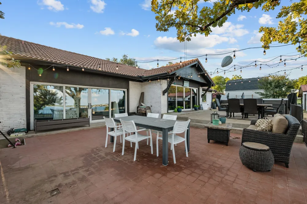 400 W Atchley Drive Granbury, TX 76048