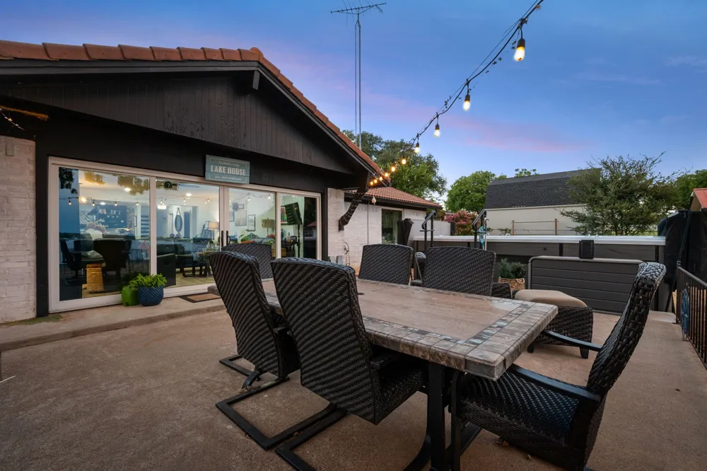 400 W Atchley Drive Granbury, TX 76048