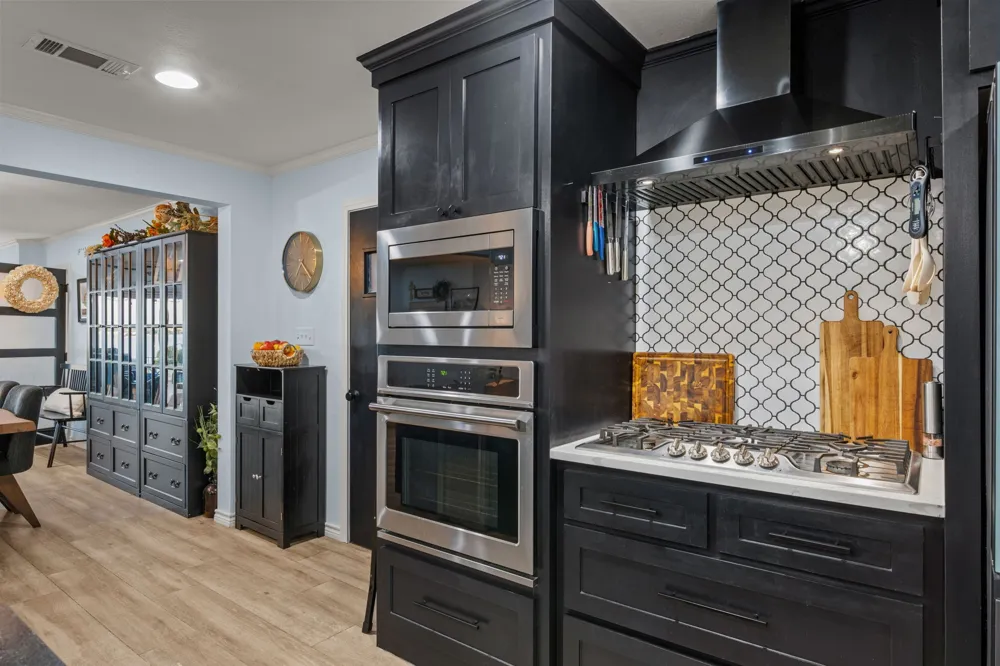 400 W Atchley Drive Granbury, TX 76048