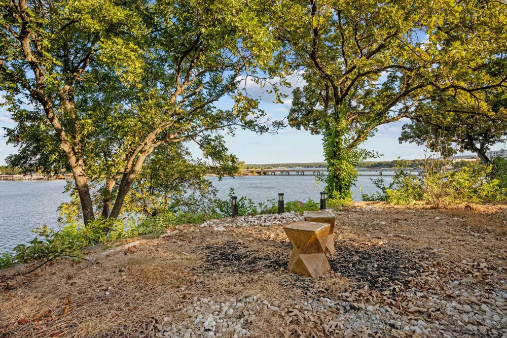 400 W Atchley Drive Granbury, TX 76048