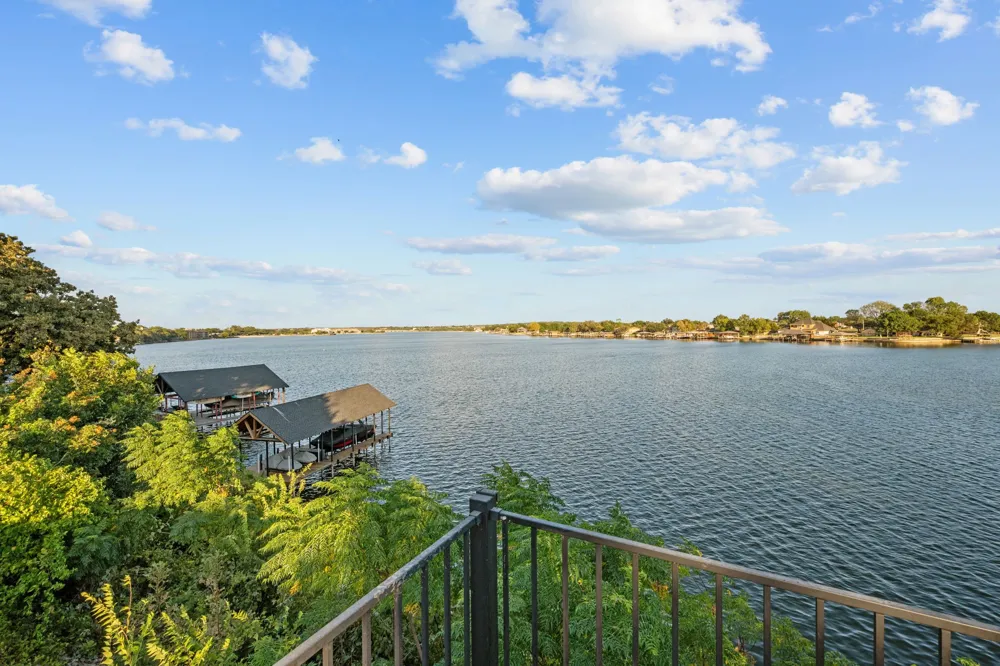 400 W Atchley Drive Granbury, TX 76048