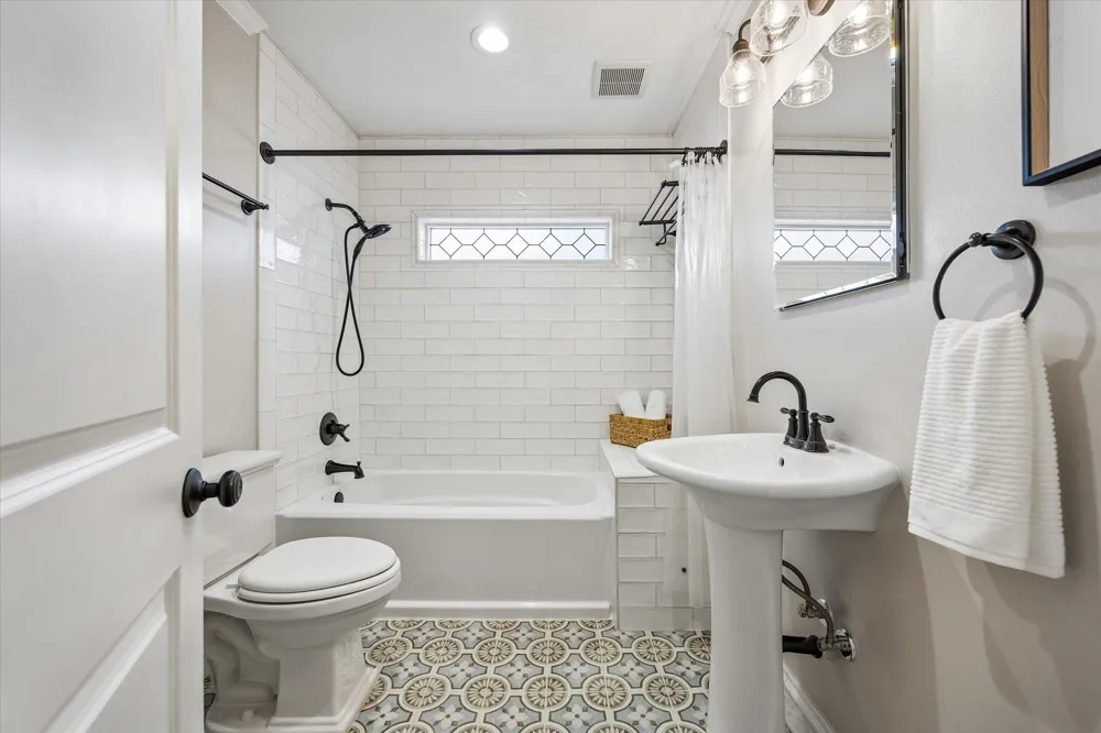 431 W 27th Street Houston, TX 77008