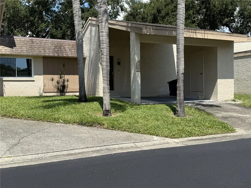 2705 SAND HOLLOW CT CLEARWATER, FL 33761-3732 Clearwater, FL 33761
