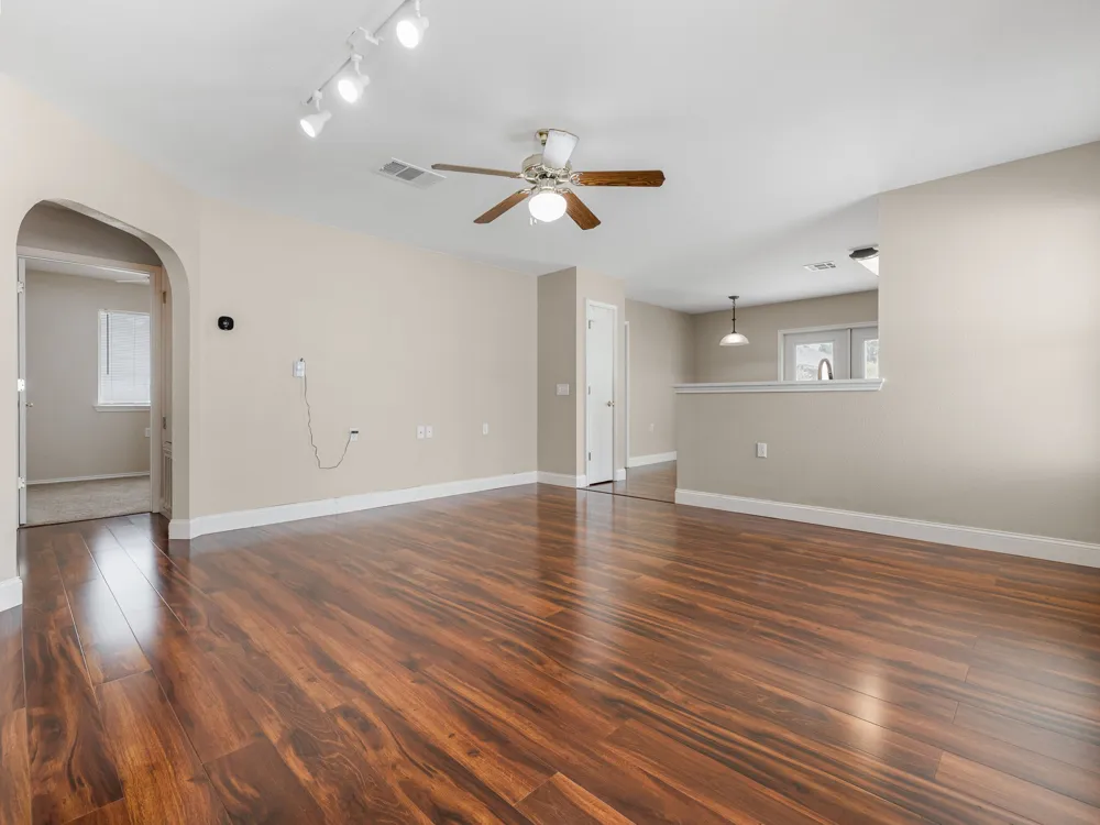 5220 Hutchinson Drive Austin, TX 78723
