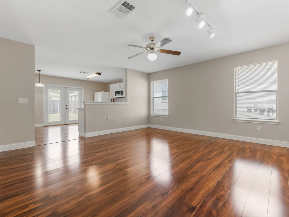 5220 Hutchinson Drive Austin, TX 78723