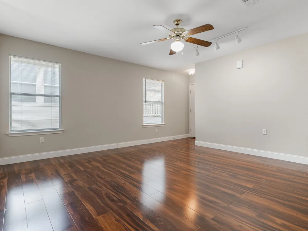 5220 Hutchinson Drive Austin, TX 78723