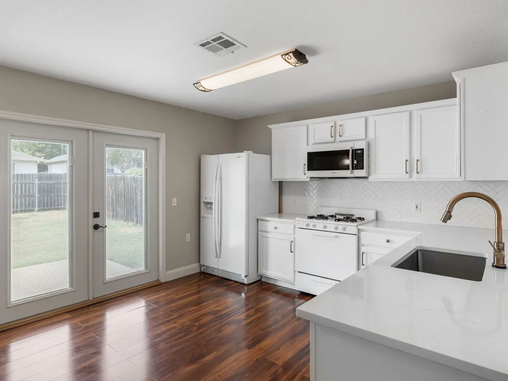 5220 Hutchinson Drive Austin, TX 78723