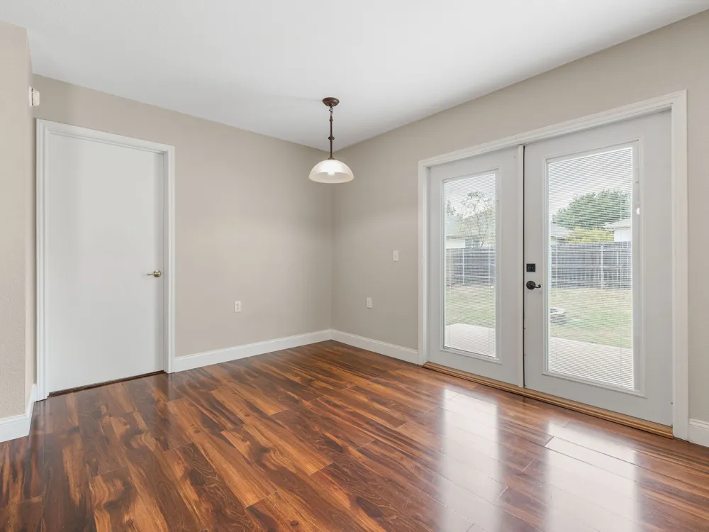 5220 Hutchinson Drive Austin, TX 78723