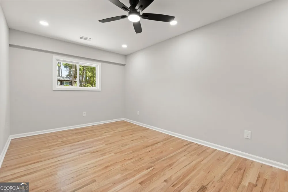 1933 Glen Echo DR Decatur, GA 30032