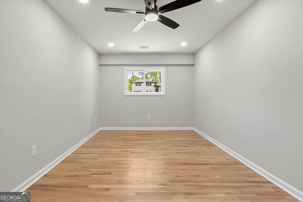 1933 Glen Echo DR Decatur, GA 30032