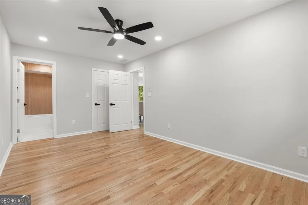 1933 Glen Echo DR Decatur, GA 30032