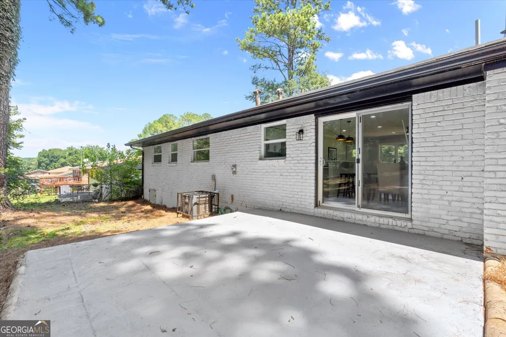 1933 Glen Echo DR Decatur, GA 30032