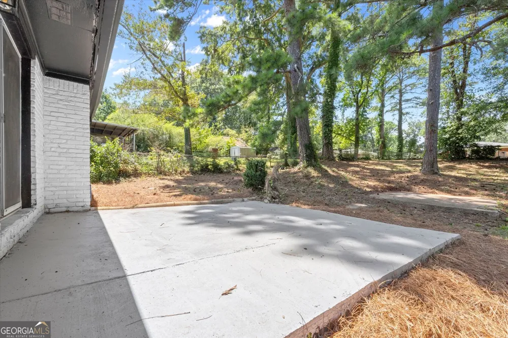 1933 Glen Echo DR Decatur, GA 30032
