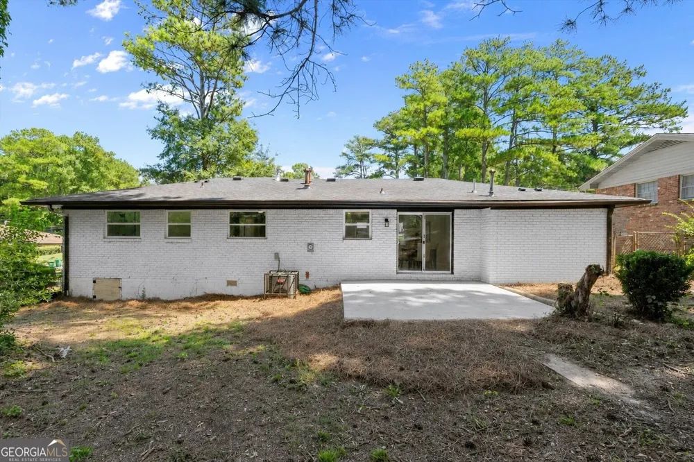 1933 Glen Echo DR Decatur, GA 30032