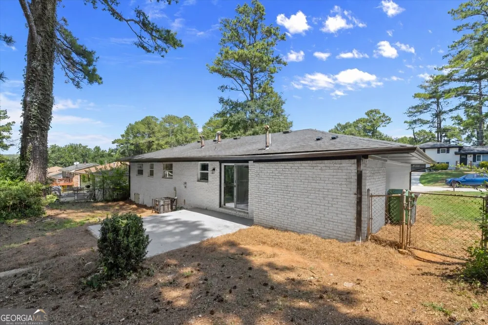 1933 Glen Echo DR Decatur, GA 30032