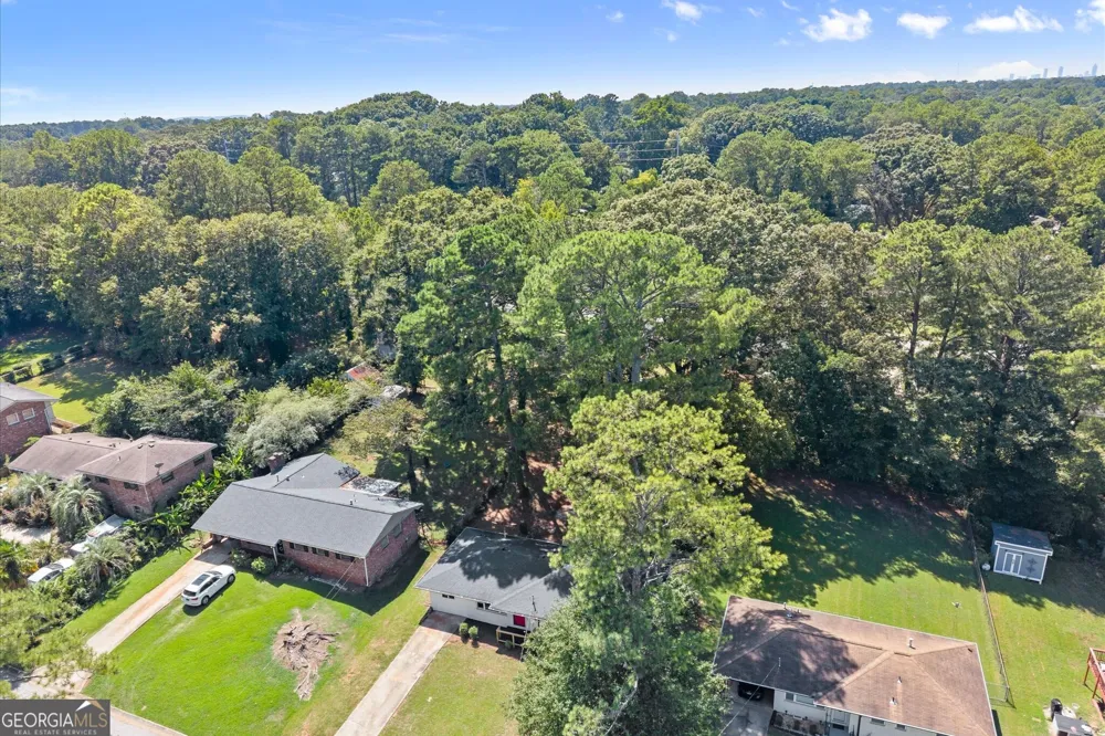 1933 Glen Echo DR Decatur, GA 30032