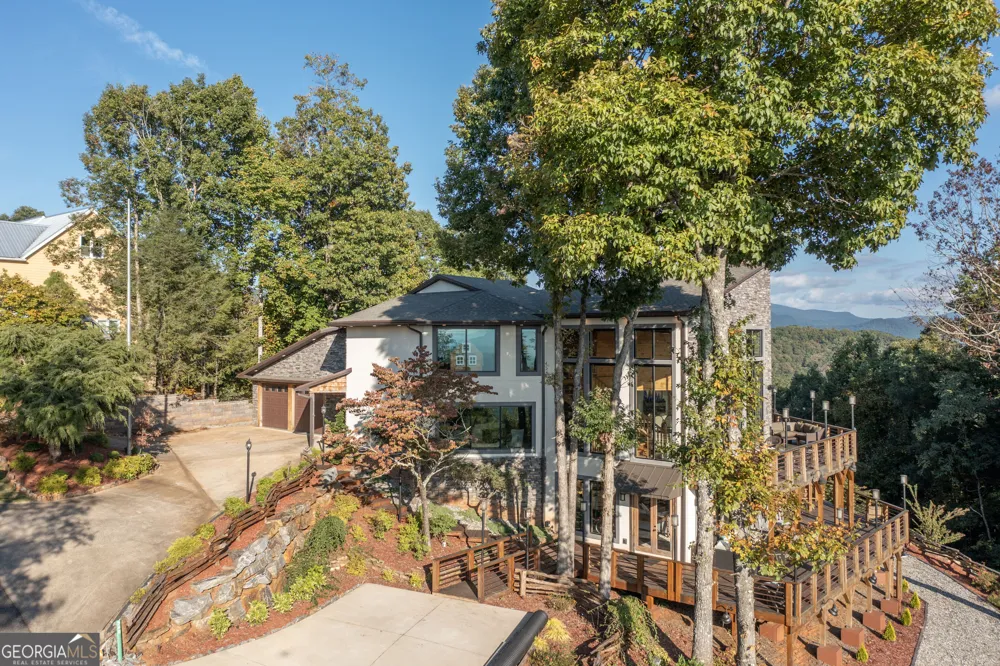 540 Mtn Top RD Blairsville, GA 30512