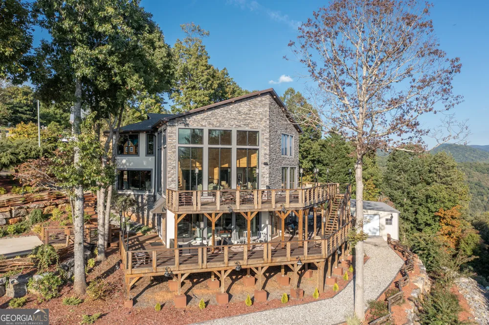 540 Mtn Top RD Blairsville, GA 30512