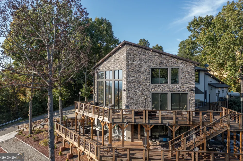 540 Mtn Top RD Blairsville, GA 30512