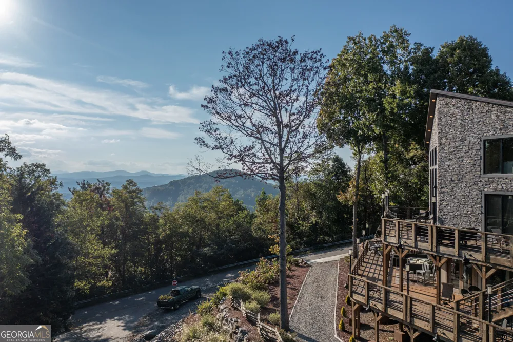 540 Mtn Top RD Blairsville, GA 30512