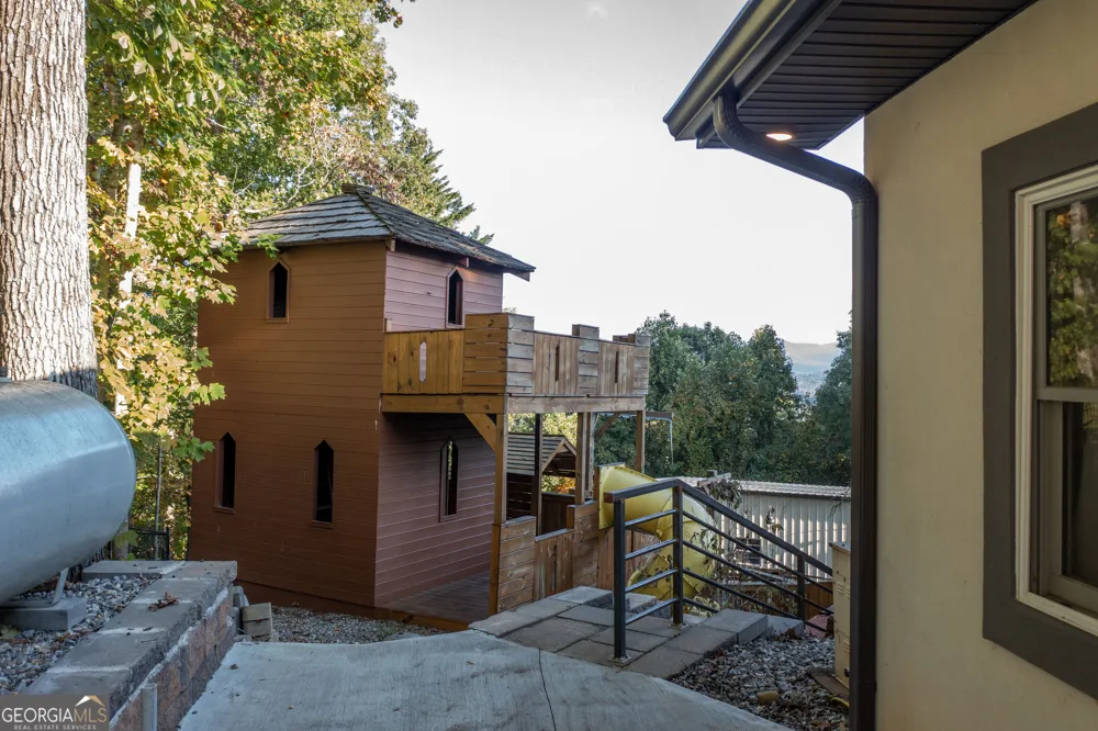 540 Mtn Top RD Blairsville, GA 30512