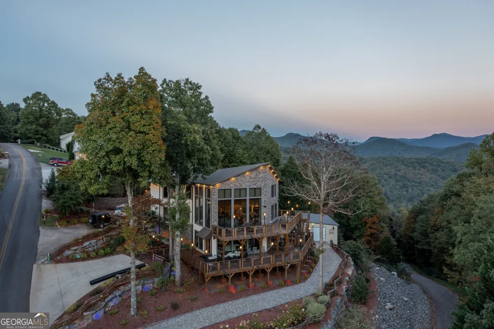 540 Mtn Top RD Blairsville, GA 30512