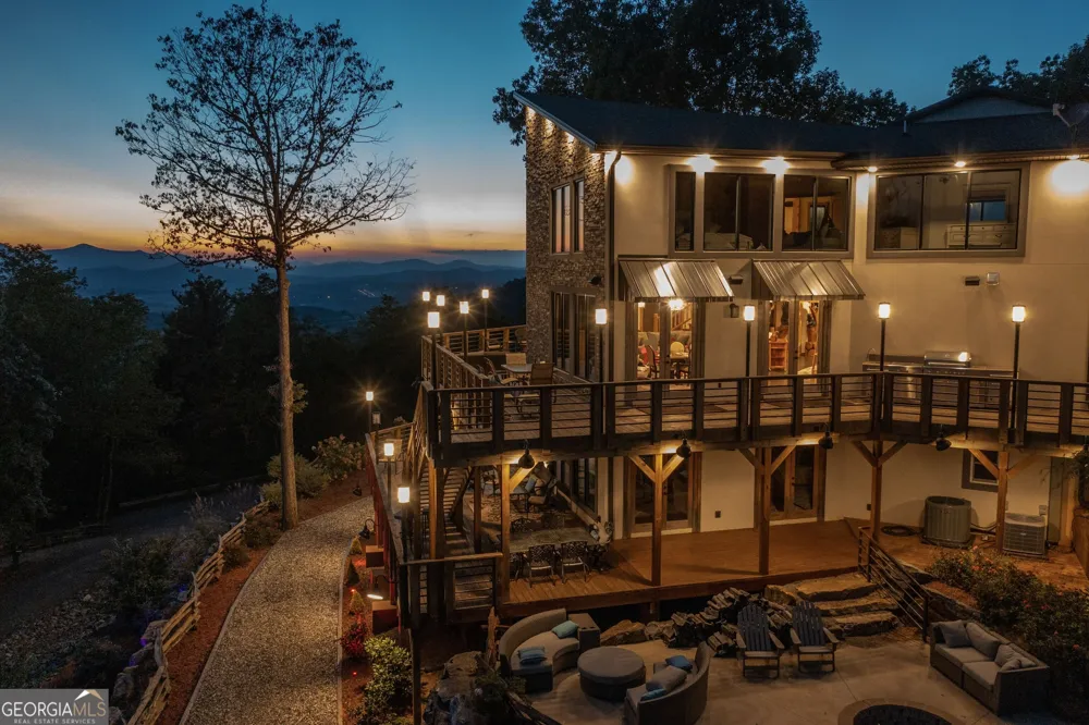 540 Mtn Top RD Blairsville, GA 30512