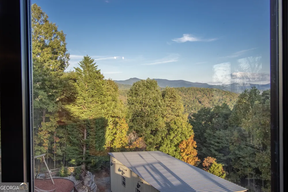 540 Mtn Top RD Blairsville, GA 30512