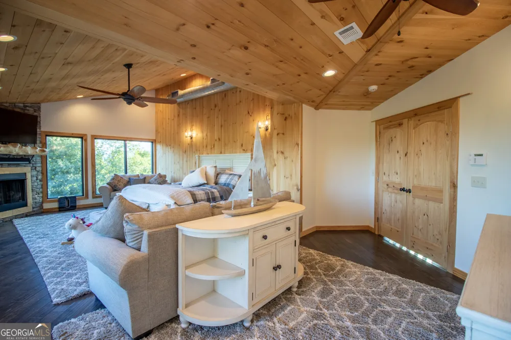 540 Mtn Top RD Blairsville, GA 30512
