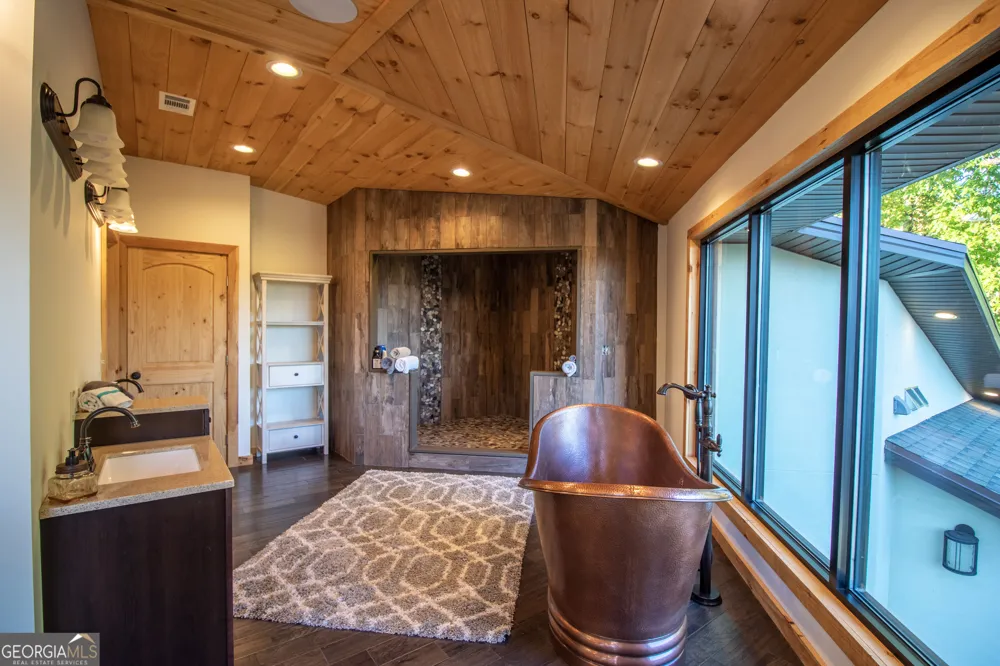 540 Mtn Top RD Blairsville, GA 30512