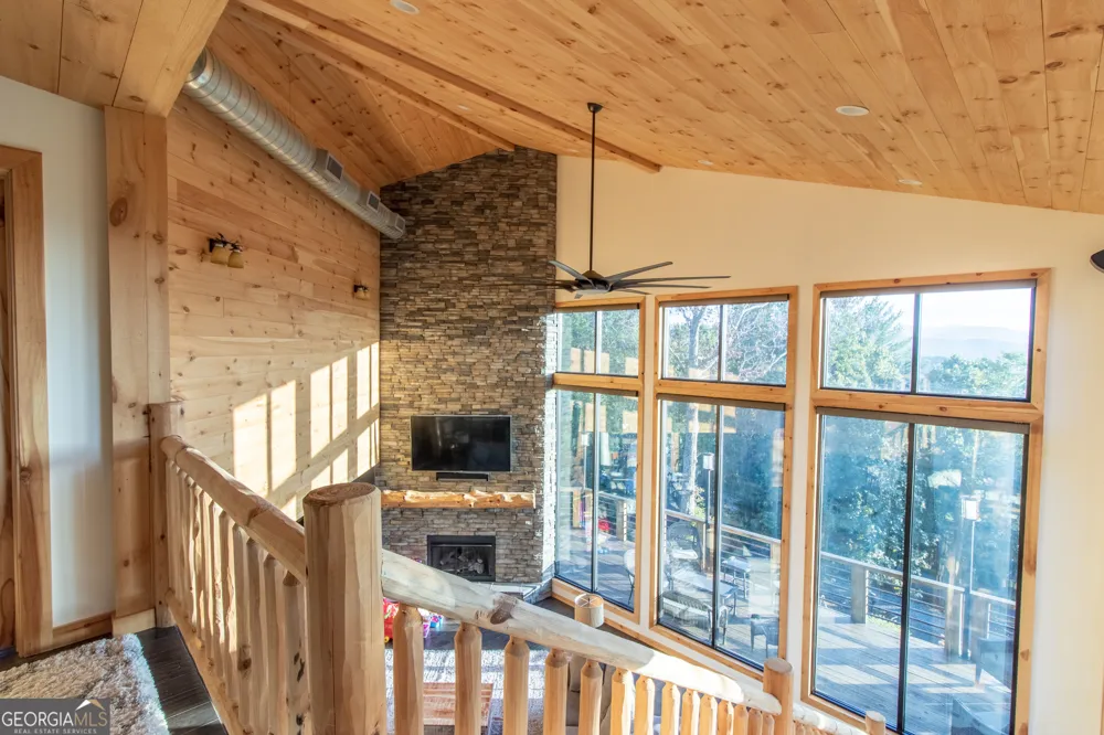 540 Mtn Top RD Blairsville, GA 30512
