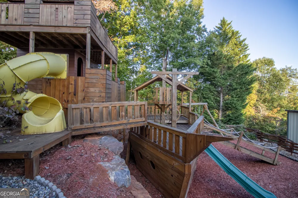 540 Mtn Top RD Blairsville, GA 30512