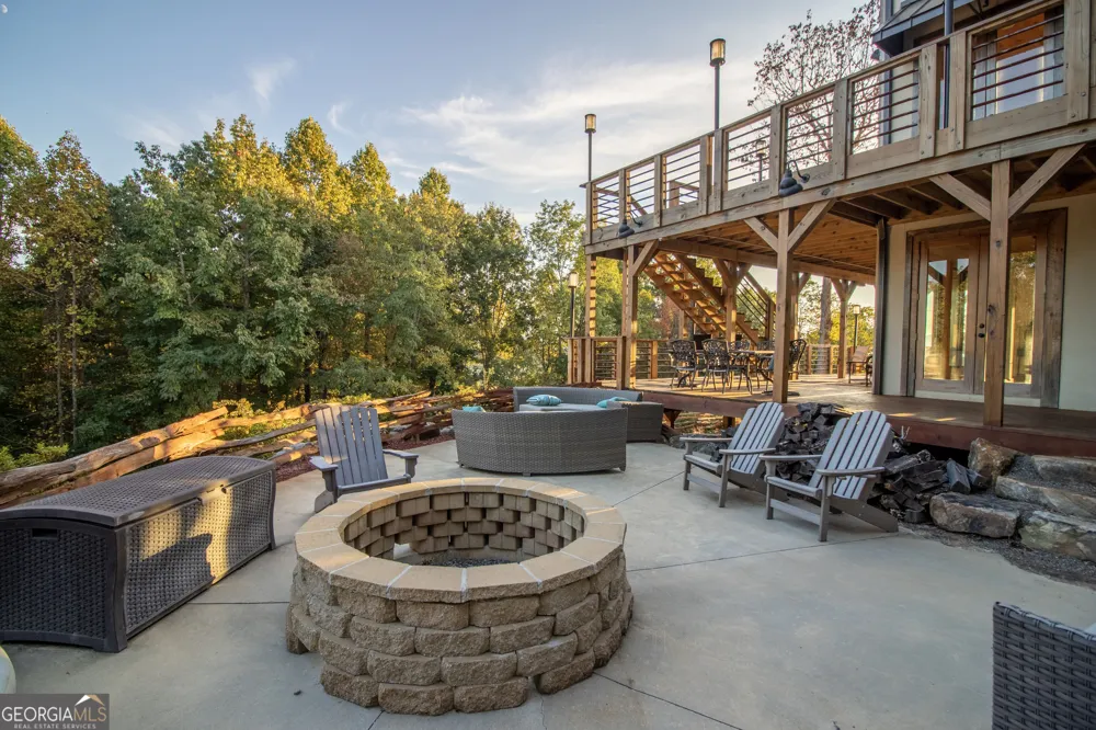 540 Mtn Top RD Blairsville, GA 30512