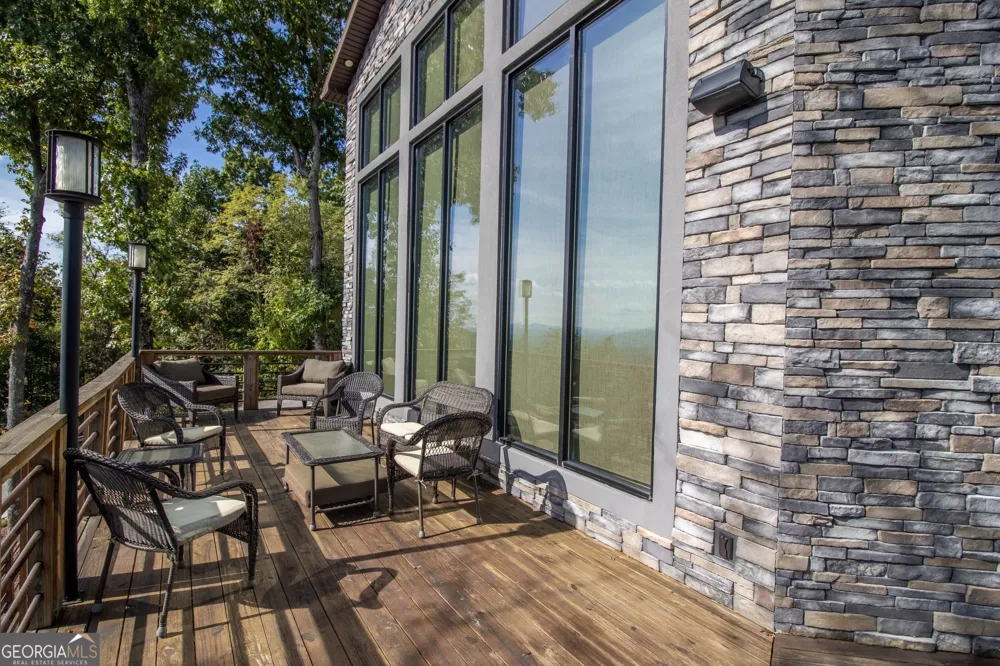 540 Mtn Top RD Blairsville, GA 30512