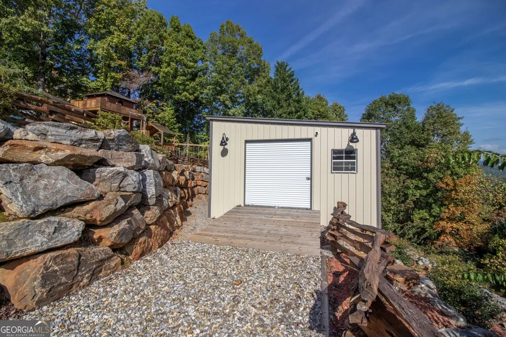540 Mtn Top RD Blairsville, GA 30512