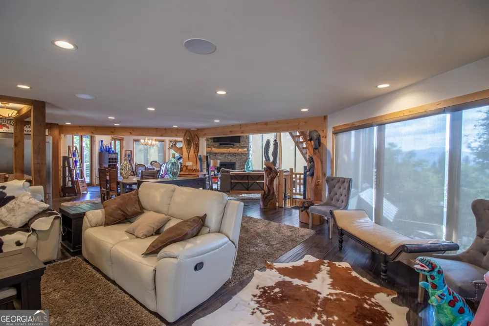 540 Mtn Top RD Blairsville, GA 30512